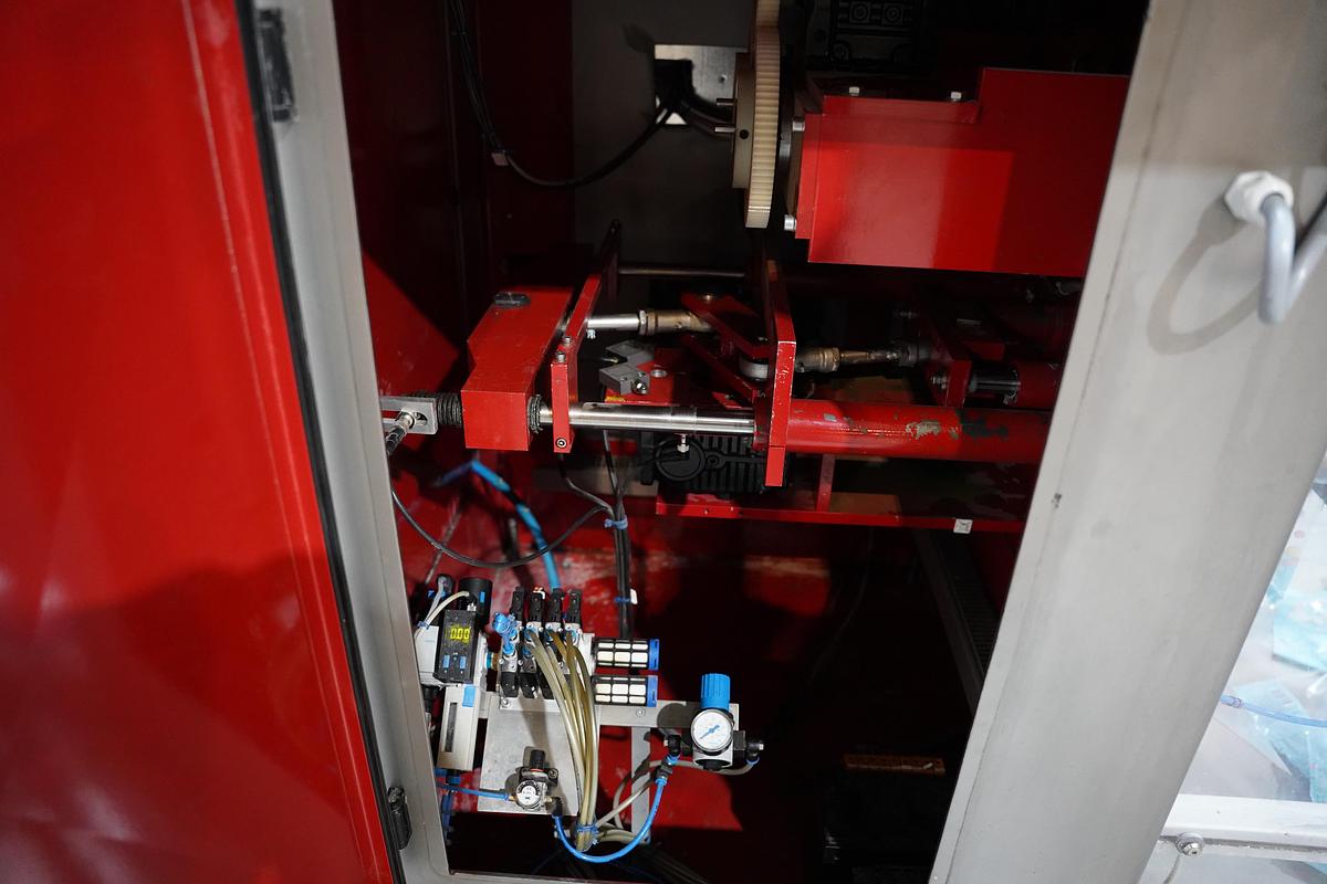Gebruikt 2000 Wolf-Valmartin verticale verpakkingsmachine