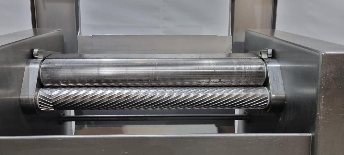 Gebruikt 2004 Maja Onthuidmachine, EVM 3006