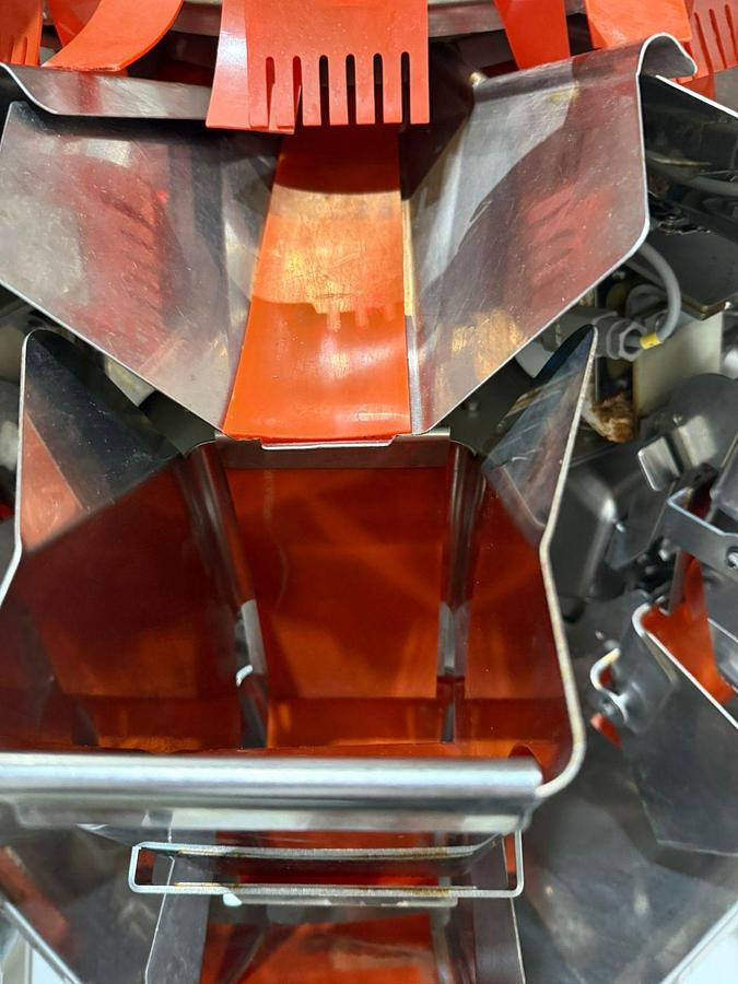 Gebruikt 2003 Ishida Multihead weger, CCW-EM-210/30