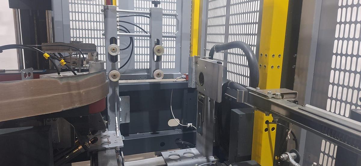 Gebruikt 2011 Siat Dozenvouwer/taper, type F344 SX