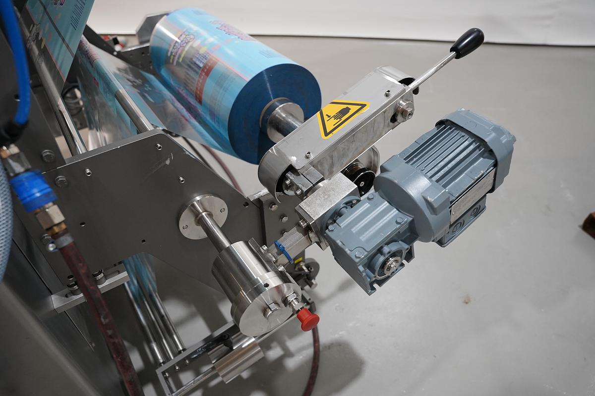 Gebruikt 2005 Wolf-Valmartin verticale verpakkingsmachine