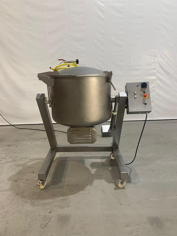 Gebruikt 1998 Vakona Mixer, 300FM2