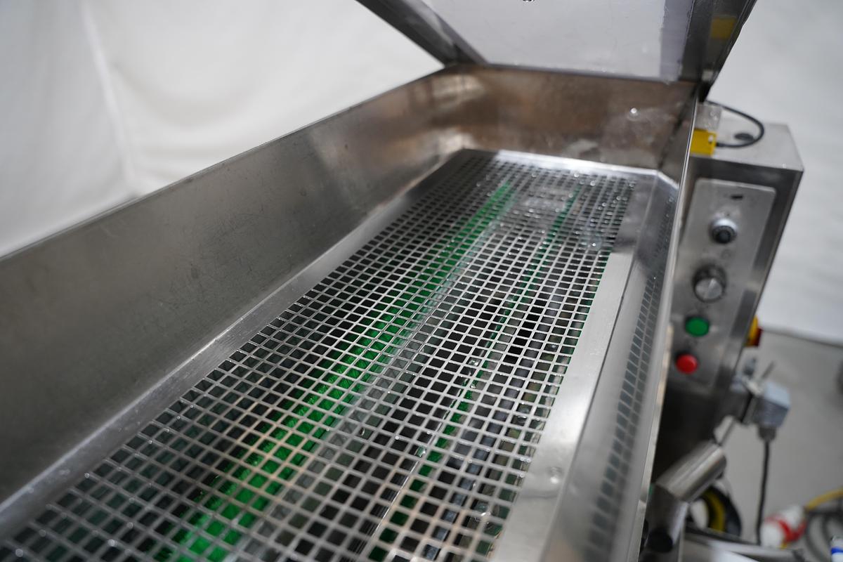 Gebruikt 2006 Rheon vormmachine met bebloeming