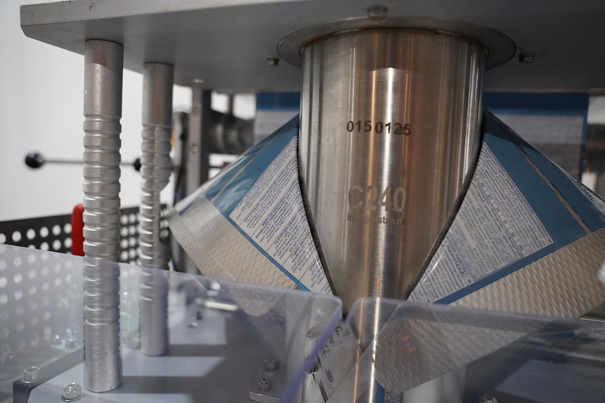 Gebruikt 2017 Innotech  Verticale verpak en sealmachine 2500 REVO E