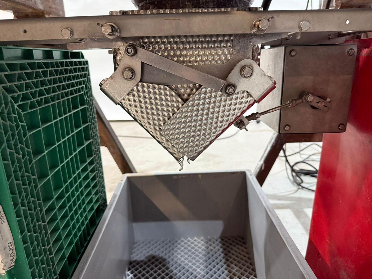 Gebruikt 2015 Ishida Multihead weger, CCW-RS-210W-1S/30-SS