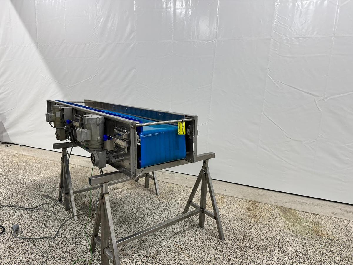 Gebruikt 2021 - Transportband, in-uit schuifbaar