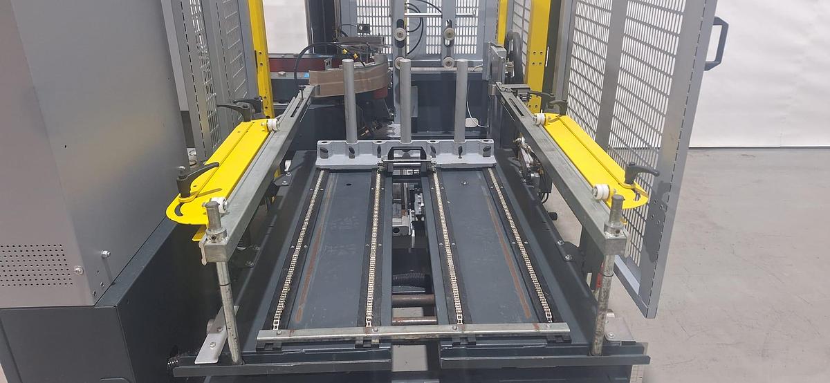 Gebruikt 2011 Siat Dozenvouwer/taper, type F344 SX