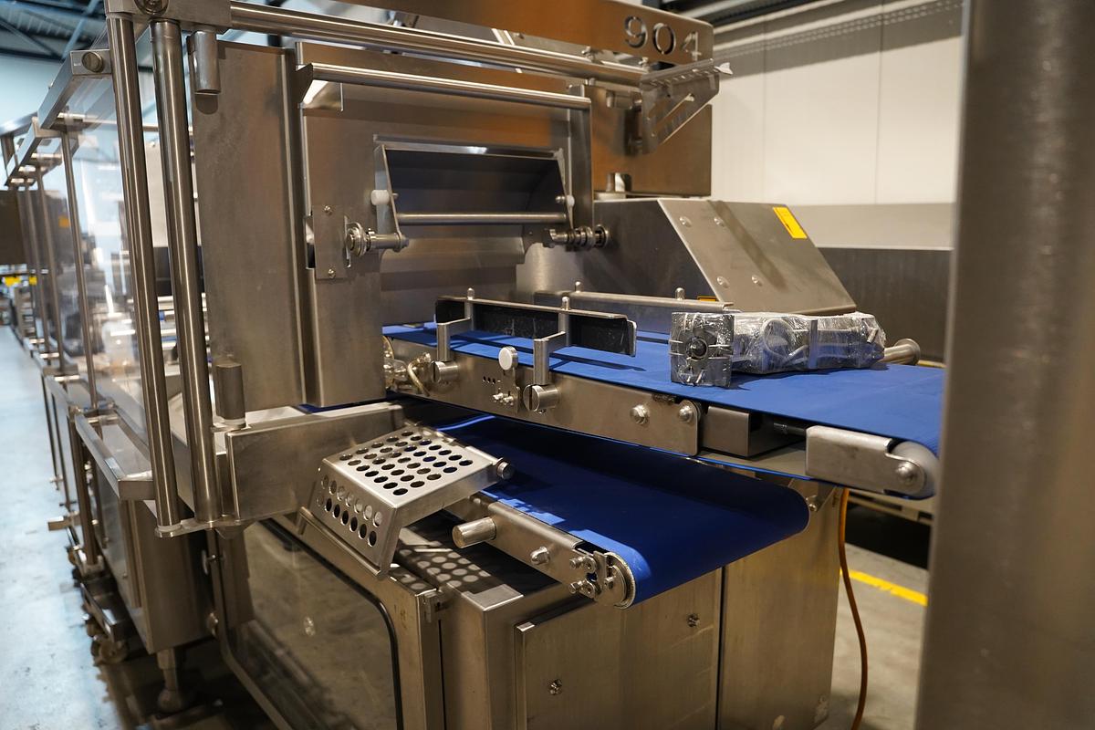 Gebruikt 2011 BG PACK Spa revolver flow packline type BG2800 EWL220-LEFT