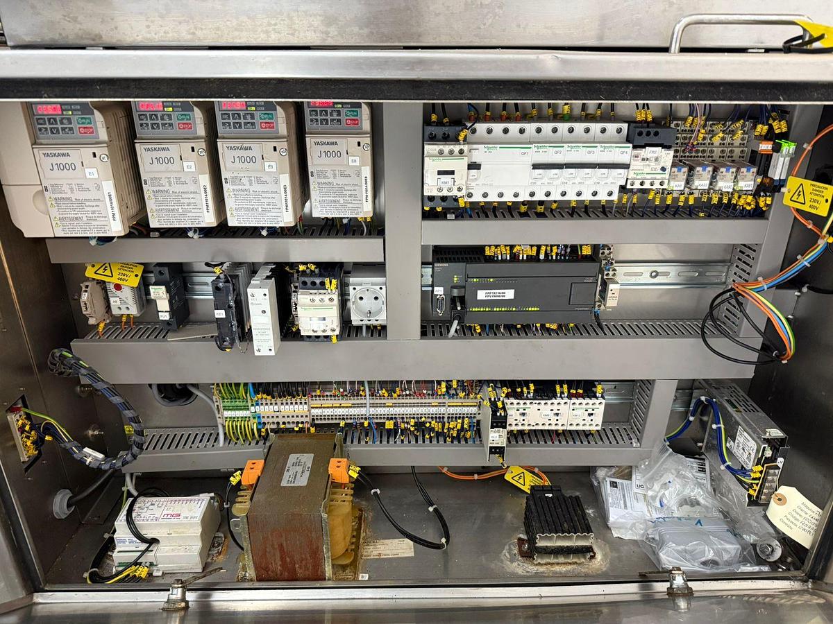 Gebruikt 2019 Ulma Flow pack wrapping machine met krimptunnel, type PV-550