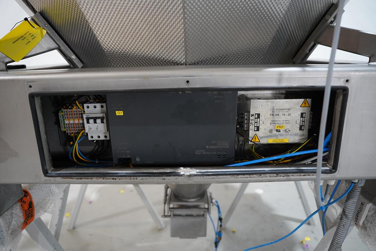 Gebruikt 2003 Multiweigh Multihead weger, type HDW 14-2.0-60-50kg