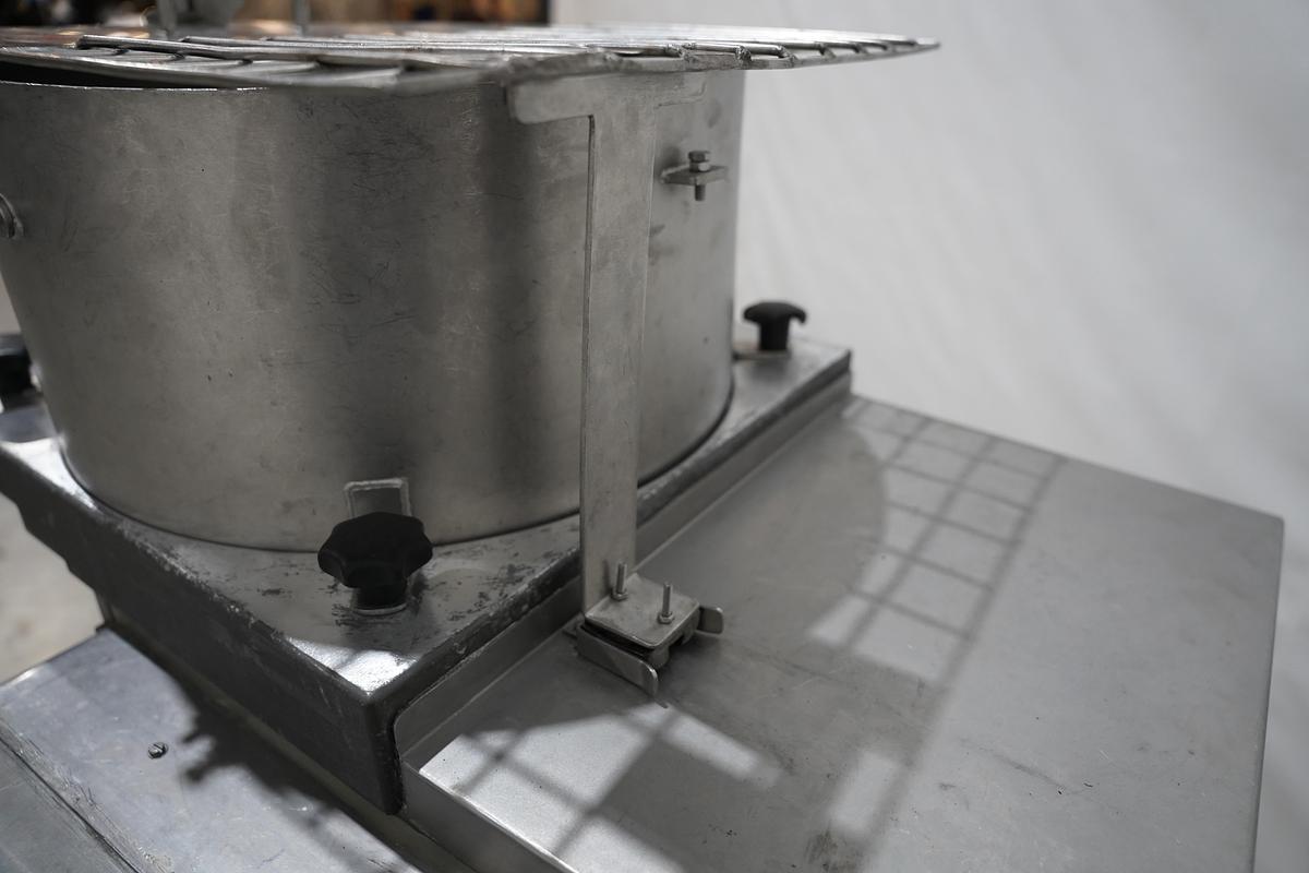 Gebruikt Deighton  Hamburger machine