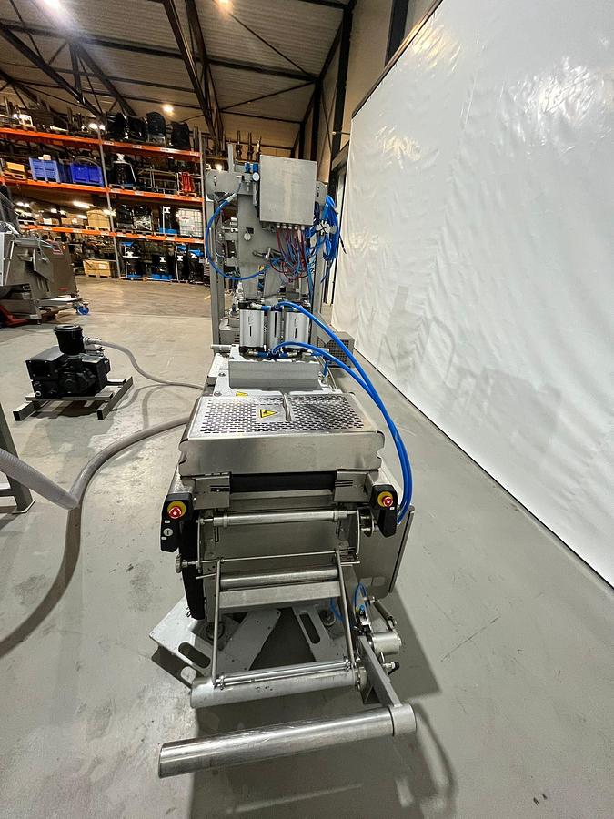 Gebruikt 2008 Multivac Dieptrekverpakkingsmachine R245