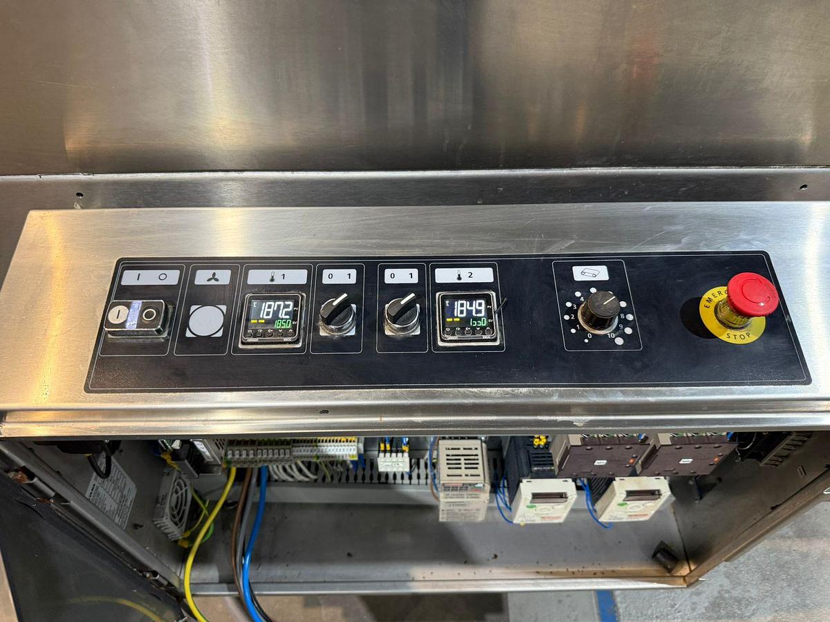 Gebruikt 2019 Ulma Flow pack wrapping machine met krimptunnel, type PV-550