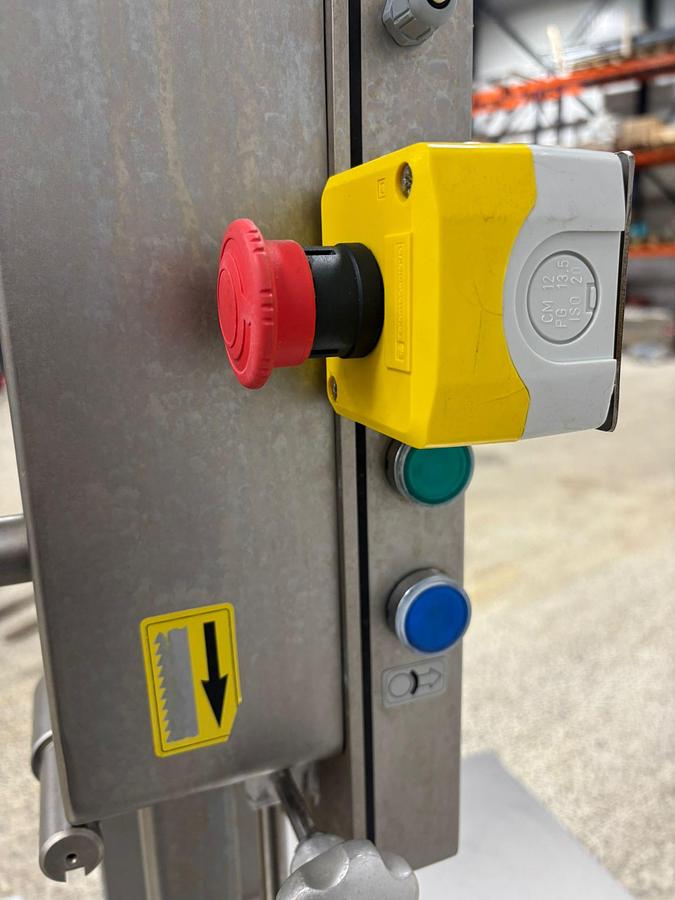 Gebruikt 2004 Omega Zaag