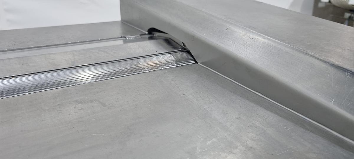 Gebruikt 2004 Maja Onthuidmachine, EVM 3006