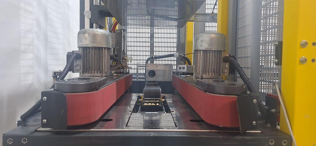 Gebruikt 2011 Siat Dozenvouwer/taper, type F344 SX