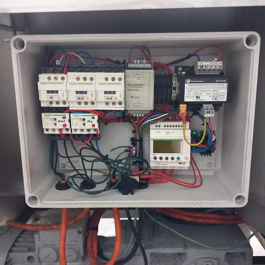 Gebruikt 2007 Thompson Meat Machinery Gehaktmolen, 900