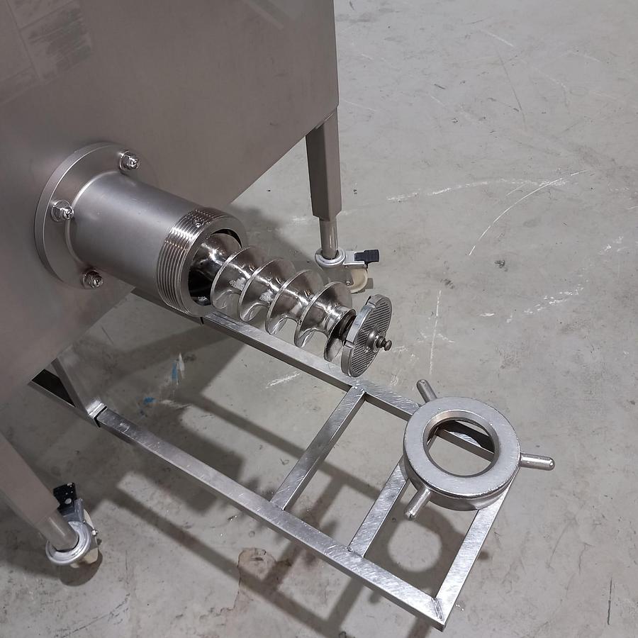 Gebruikt 2007 Thompson Meat Machinery Gehaktmolen, 900