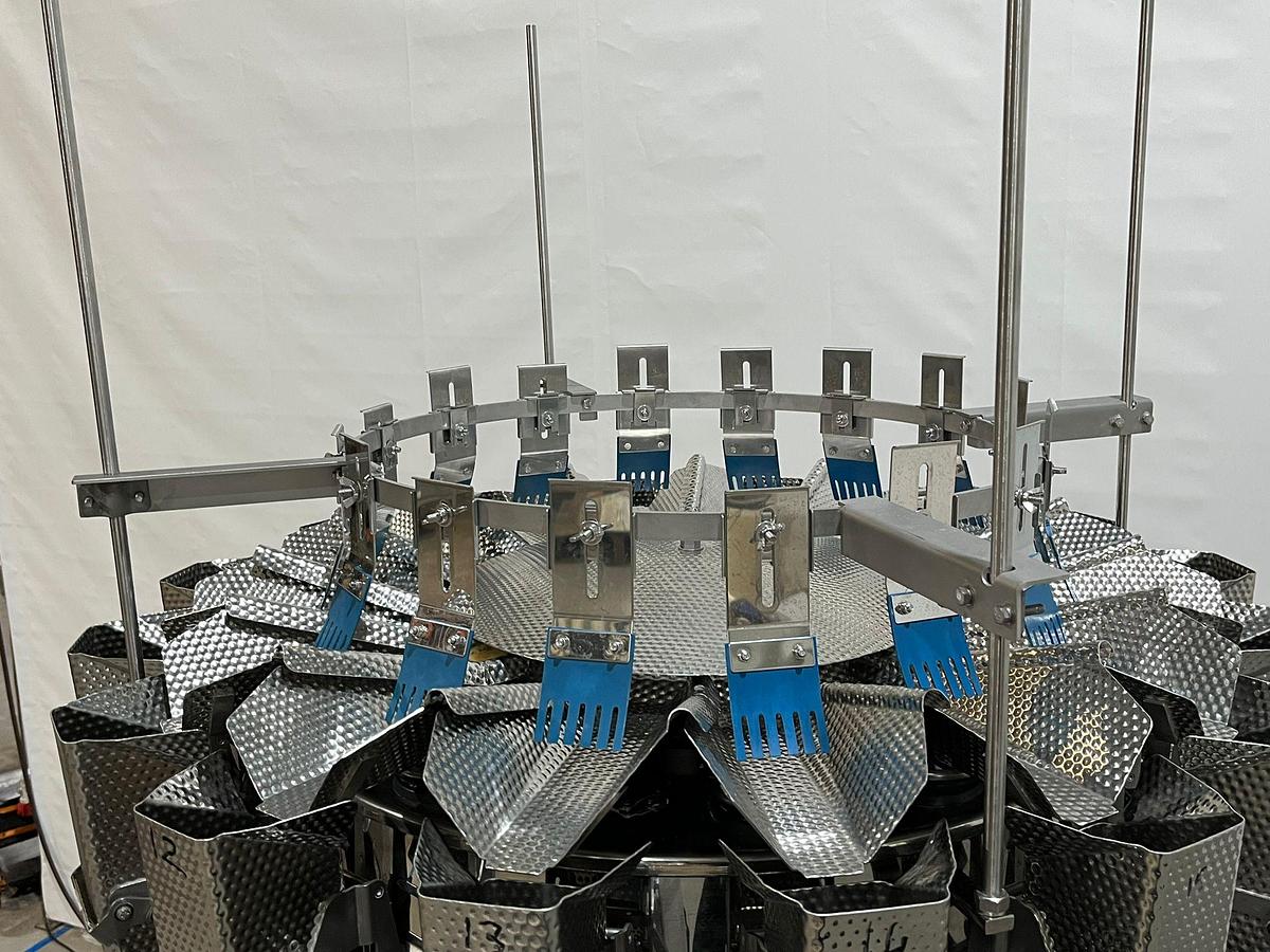 Gebruikt 2017 Ishida Multihead weger, CCW-RVE-216B-1D/15-SS