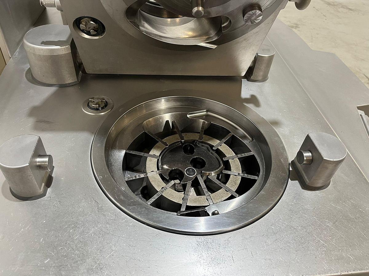 Used 2019 Handtmann Vacuümvuller, VF620K-pomp