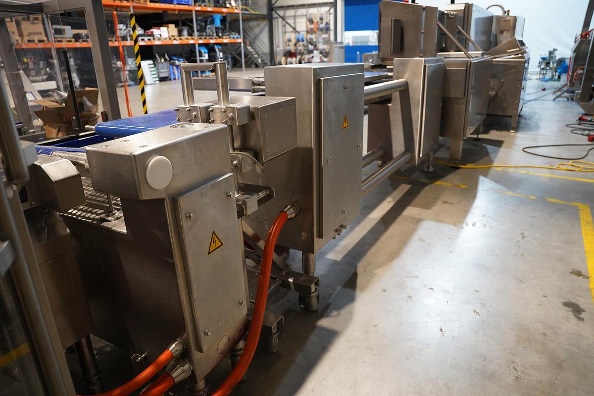 Gebruikt 2011 BG PACK Spa revolver flow packline type BG2800 EWL220-LEFT