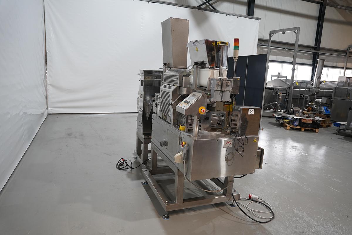 Gebruikt 2006 Rheon vormmachine met bebloeming