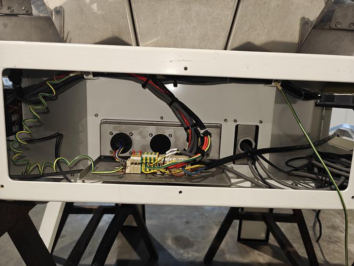 Used Yamato Dataweigh Multihead weger, ADW-508MD