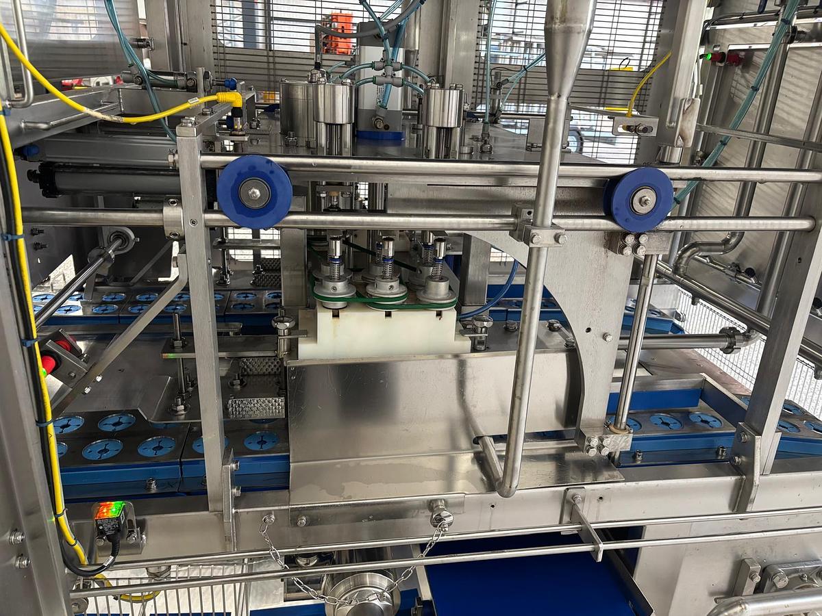 Gebruikt 2022 PND  Aardbeiensnijder type, De-clayx machine