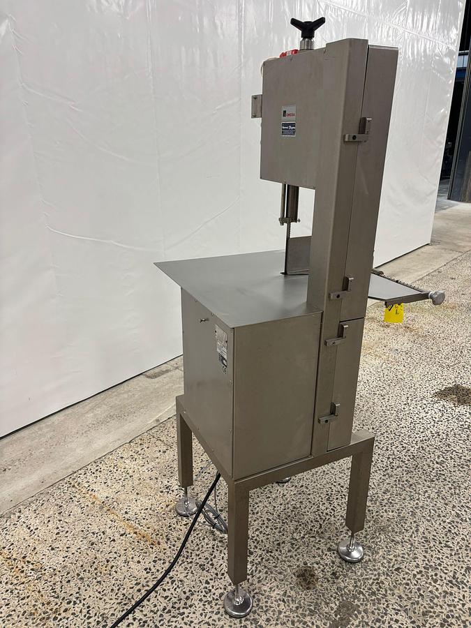 Gebruikt 2004 Omega Zaag