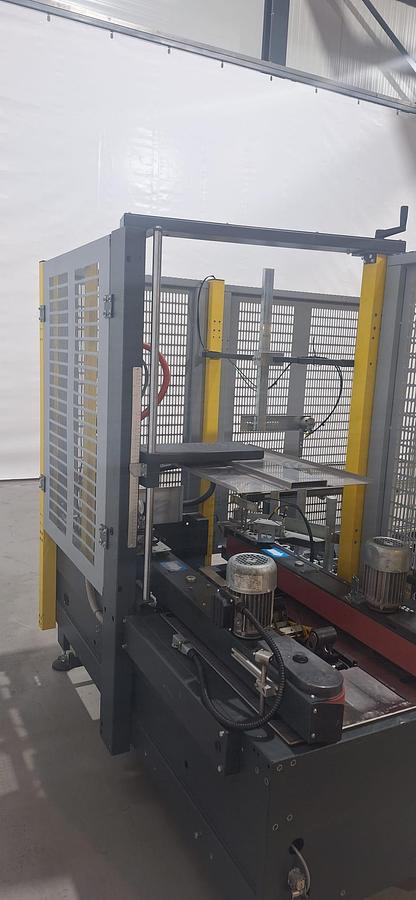 Gebruikt 2011 Siat Dozenvouwer/taper, type F344 SX