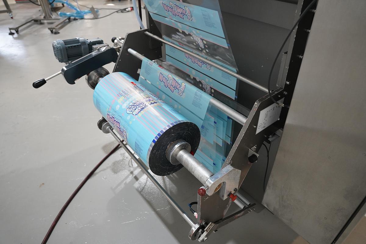 Gebruikt 2005 Wolf-Valmartin verticale verpakkingsmachine