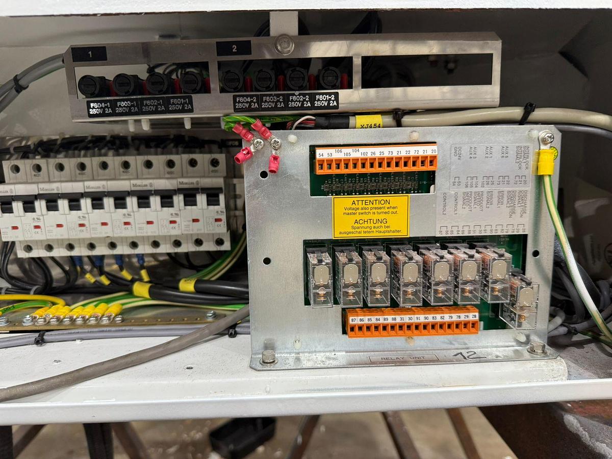 Gebruikt 2003 Ishida Multihead weger, CCW-EM-210/30