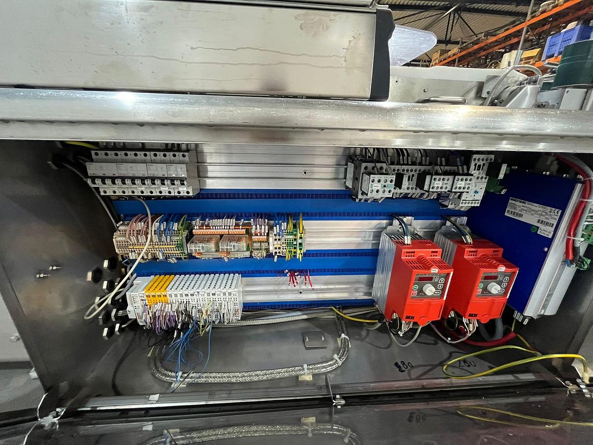 Gebruikt 2008 Multivac Dieptrekverpakkingsmachine R245