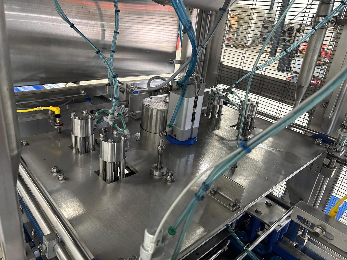 Gebruikt 2022 PND  Aardbeiensnijder type, De-clayx machine