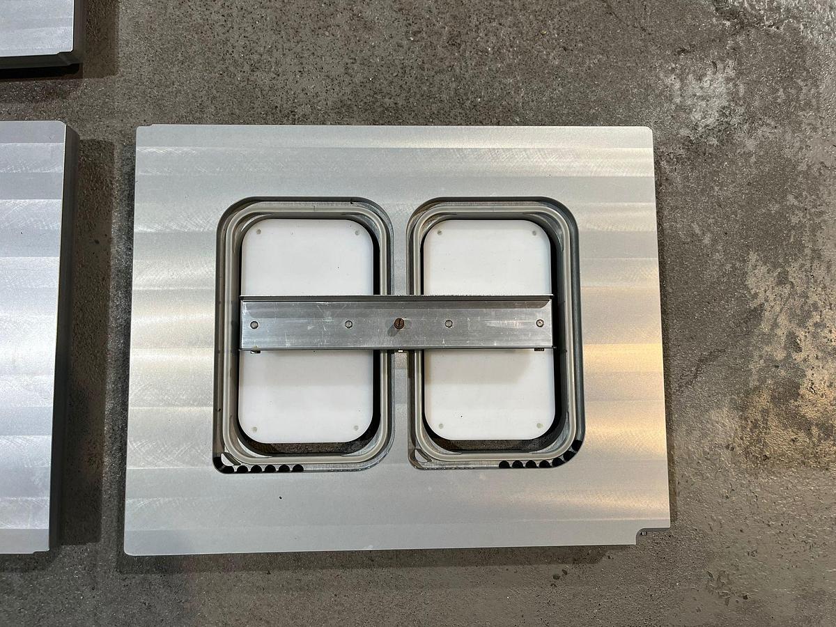 Gebruikt 2021 Multivac T300 traysealer