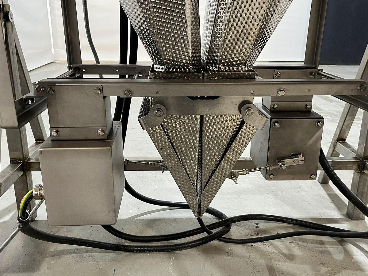 Gebruikt 2017 Ishida Multihead weger, CCW-RVE-216B-1D/15-SS