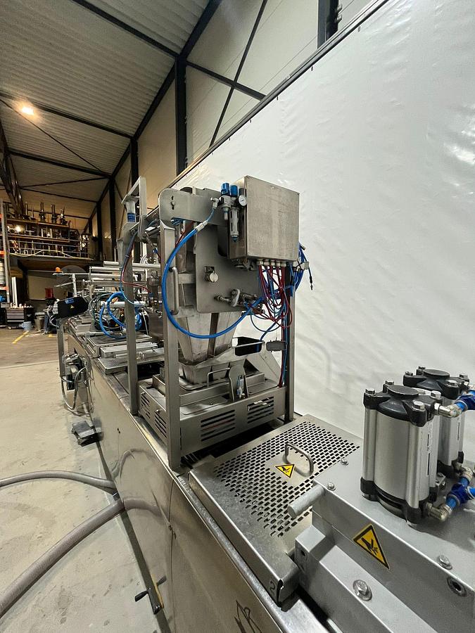 Gebruikt 2008 Multivac Dieptrekverpakkingsmachine R245