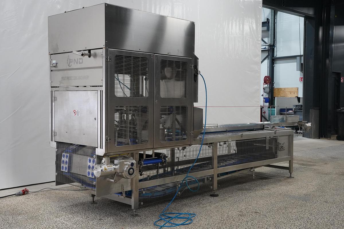 Gebruikt 2021 PND Aardbeiensnijder type, De-clayx machine