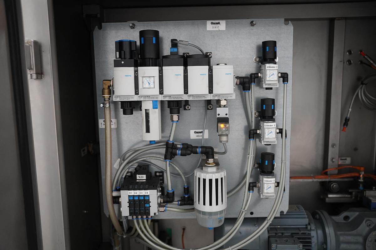 Gebruikt 2006 Groba Kaas ontfoliemachine, type TB454,L-200