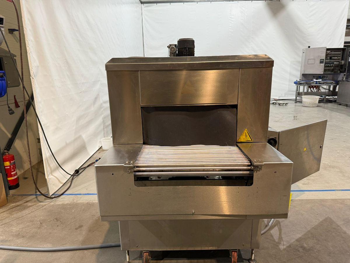 Gebruikt 2019 Ulma Flow pack wrapping machine met krimptunnel, type PV-550