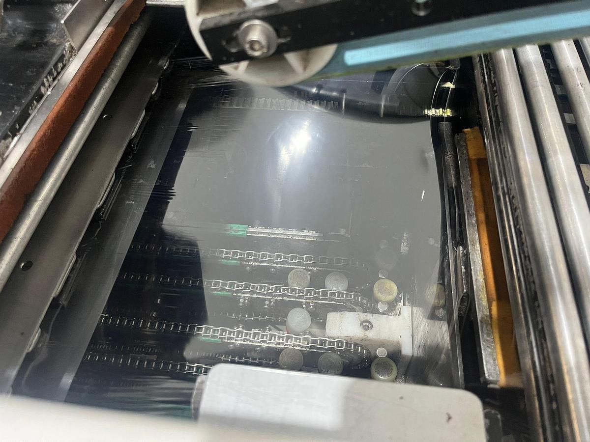 Gebruikt 2005 Ulma Super-Chik 45 automatische strechfolie verpakkingsmachine