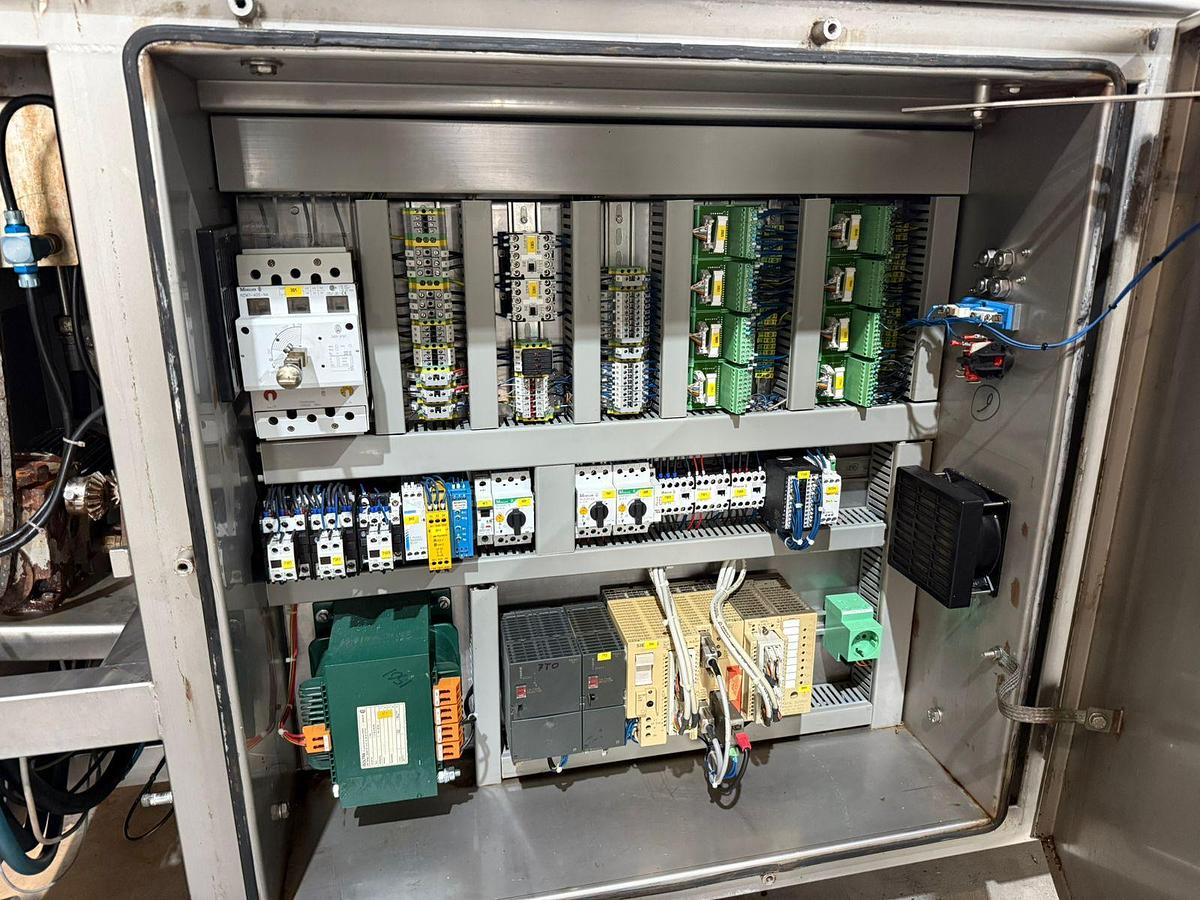 Gebruikt 2002 GEA Multiformer, Type MLF400