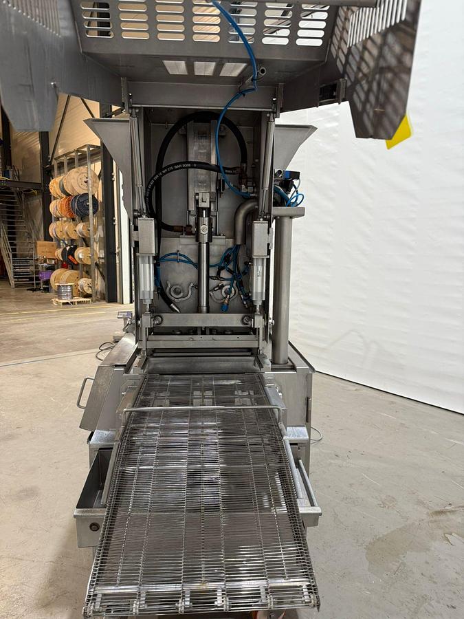 Gebruikt 2002 GEA Multiformer, Type MLF400