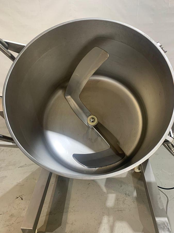 Gebruikt 1998 Vakona Mixer, 300FM2