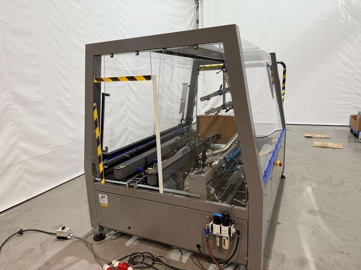 Gebruikt 2009 OK Packaging Systems B.V. Superformer-1 dozenmachine met tape