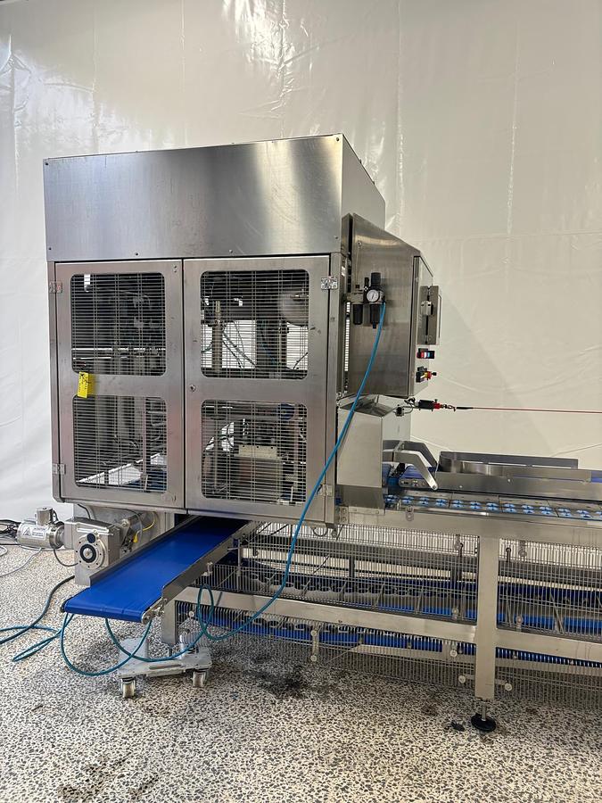 Gebruikt 2022 PND  Aardbeiensnijder type, De-clayx machine