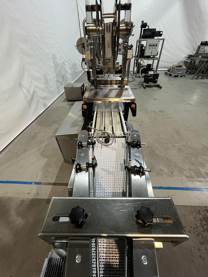 Gebruikt 2008 Multivac Dieptrekverpakkingsmachine R245