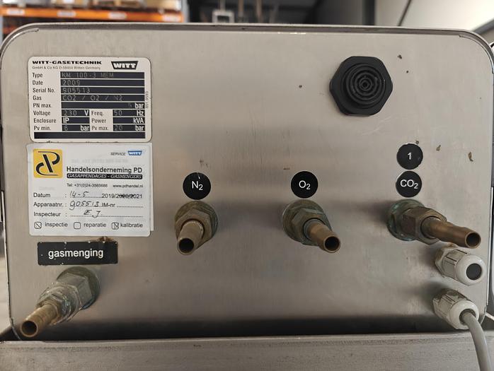 Used 2002 Sealpac Automatic tray sealing machine, 500