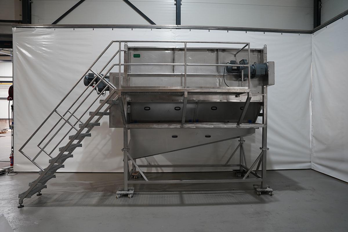 Gebruikt 2005 Dornow industriële schilmachine