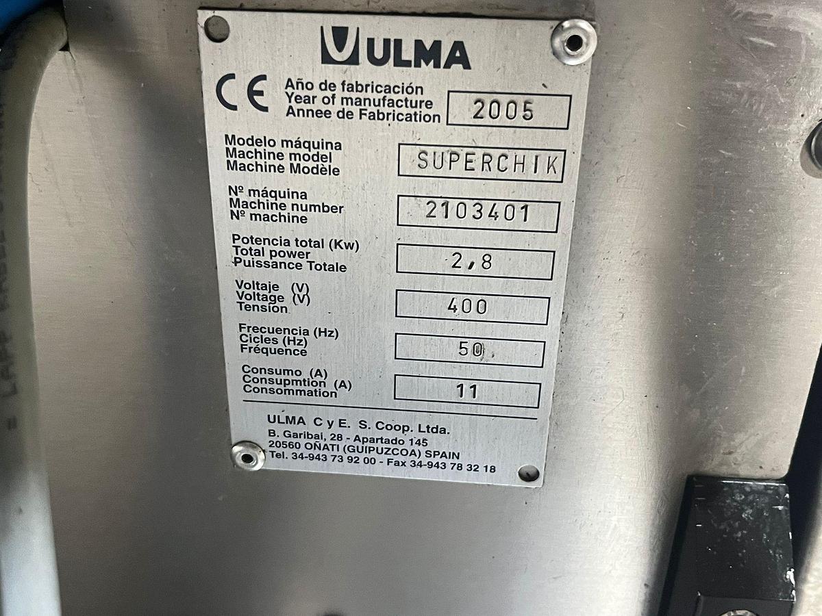 Gebruikt 2005 Ulma Super-Chik 45 automatische strechfolie verpakkingsmachine